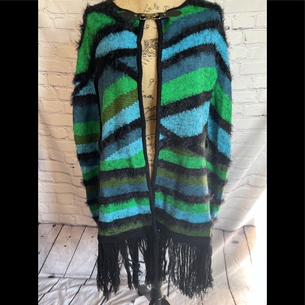 Vertigo Cape - image 1